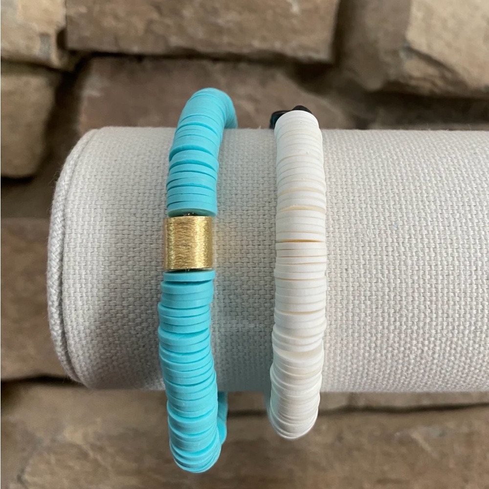 Francesca's Collections Turquoise and White Bracelet stackable Duo never worn